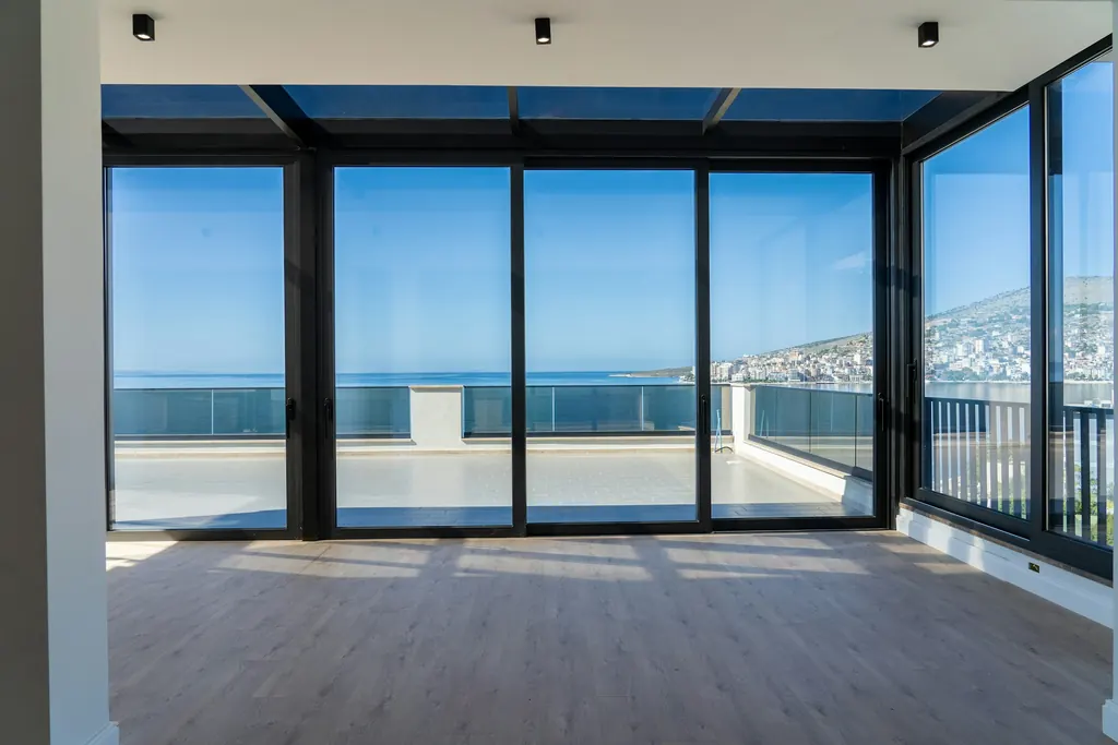 Temizliği tamamlanmış, gün ışığı alan aydınlık ve modern bir daire